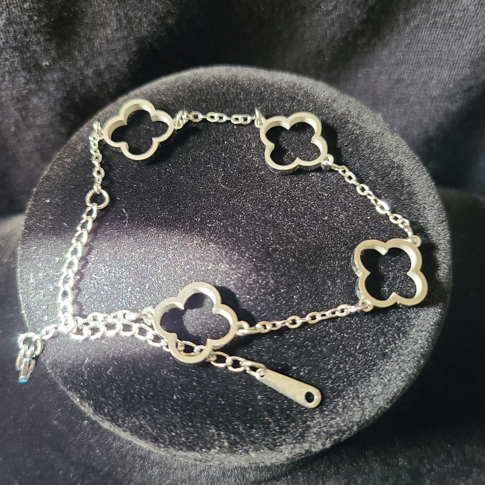 Clover Bracelet